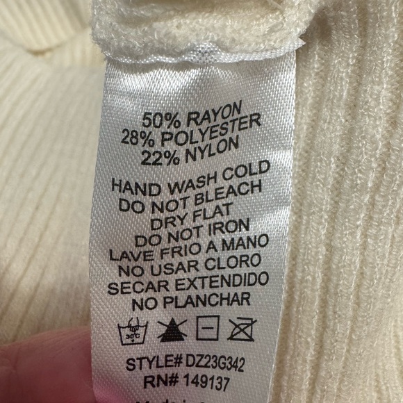 Double Zero Off White Ribbed Cut-Out Long Sleeve Crop Top Lightweight Sweater - Picture 7 of 7